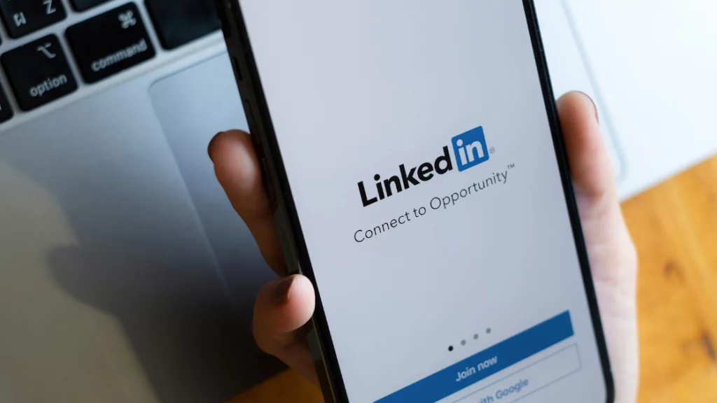 Logo LinkedIn sur un smartphone