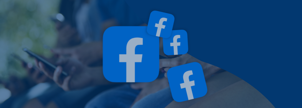 Des logos Facebook devant des personnes avec des smartphones